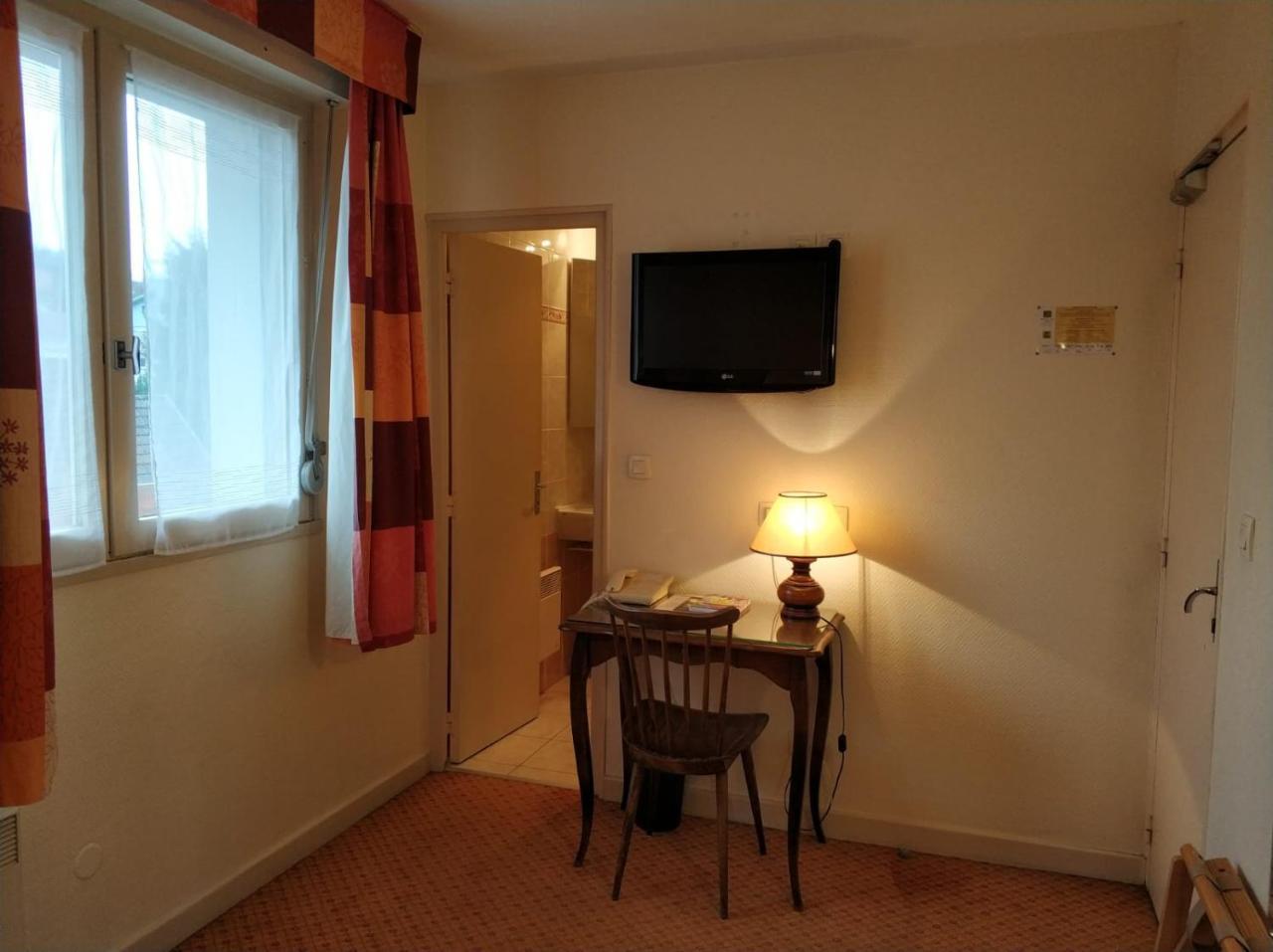 Logis Hotel Calisola Besancon - Soiree Etape Chalezeule エクステリア 写真