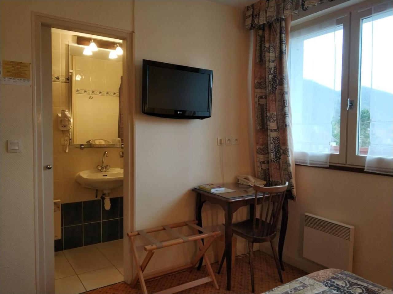 Logis Hotel Calisola Besancon - Soiree Etape Chalezeule エクステリア 写真